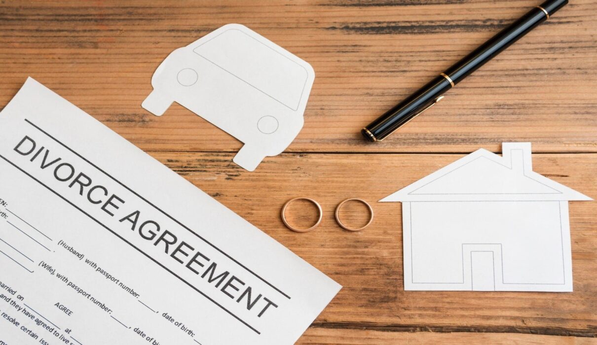 How Property Is Divided in Divorce Cases Legal Rules Explained - Legal insighs
